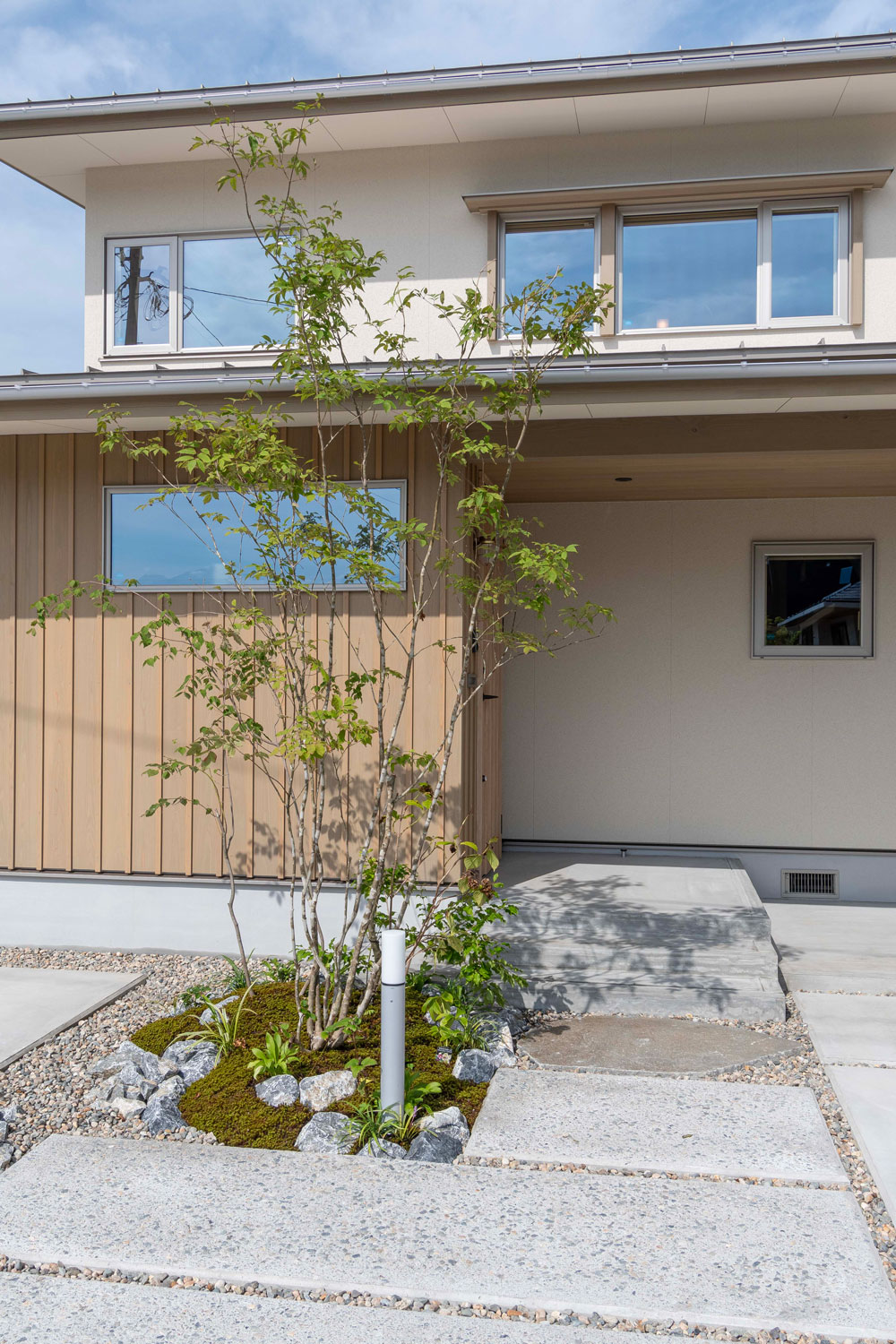 玄関アプローチ