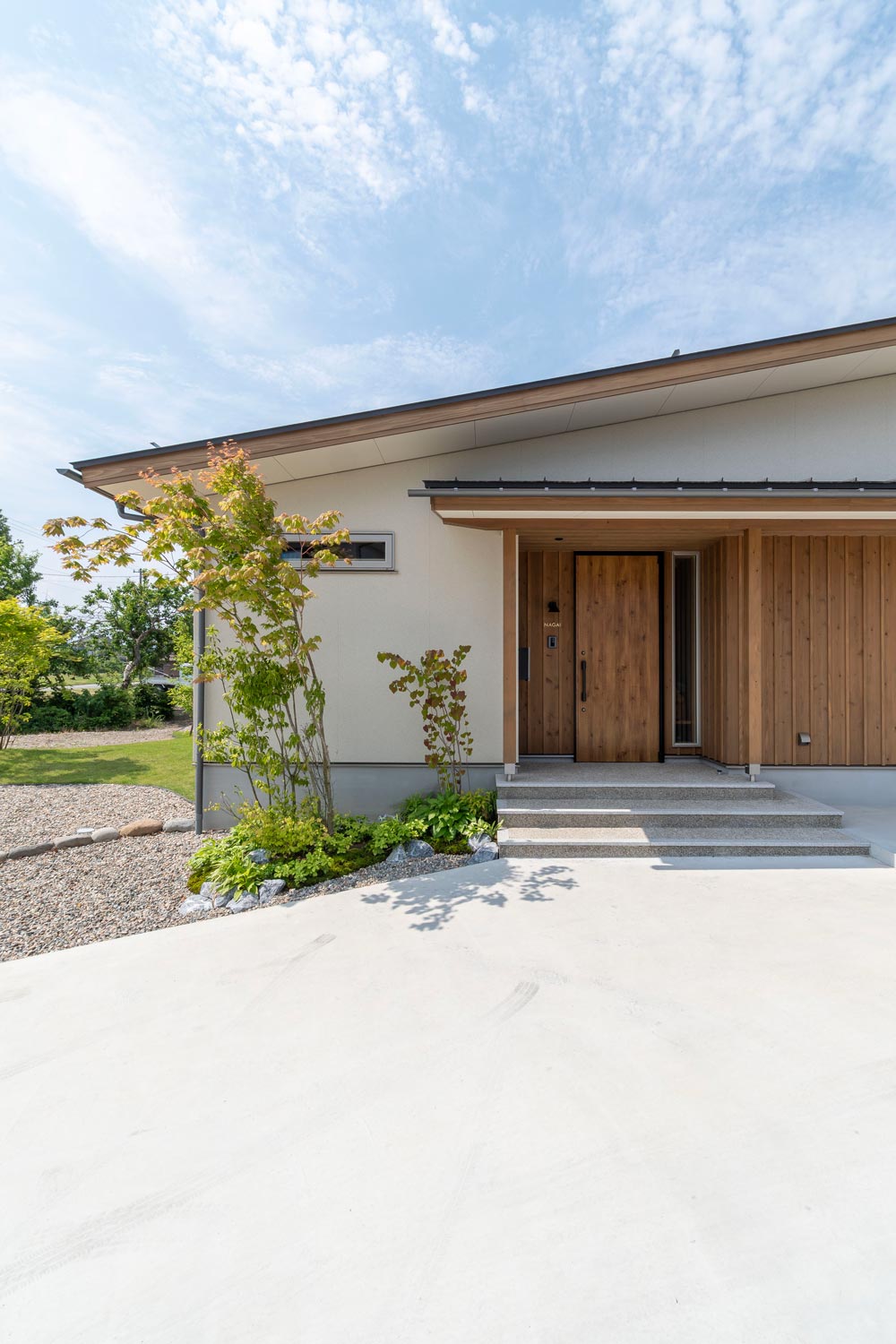 玄関アプローチ