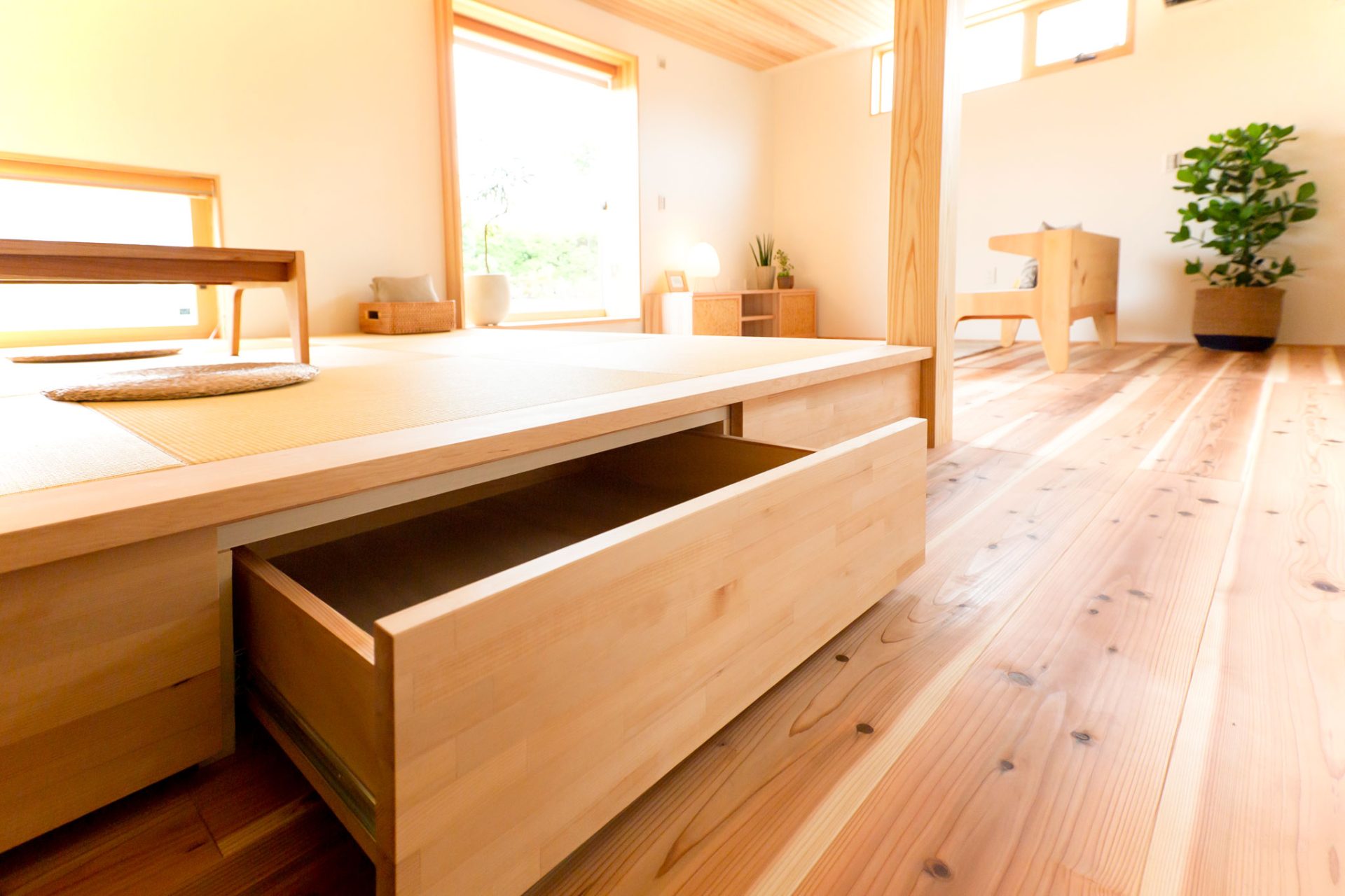 畳コーナー　引出し