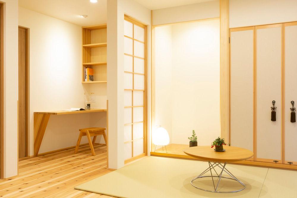 畳コーナーと書斎