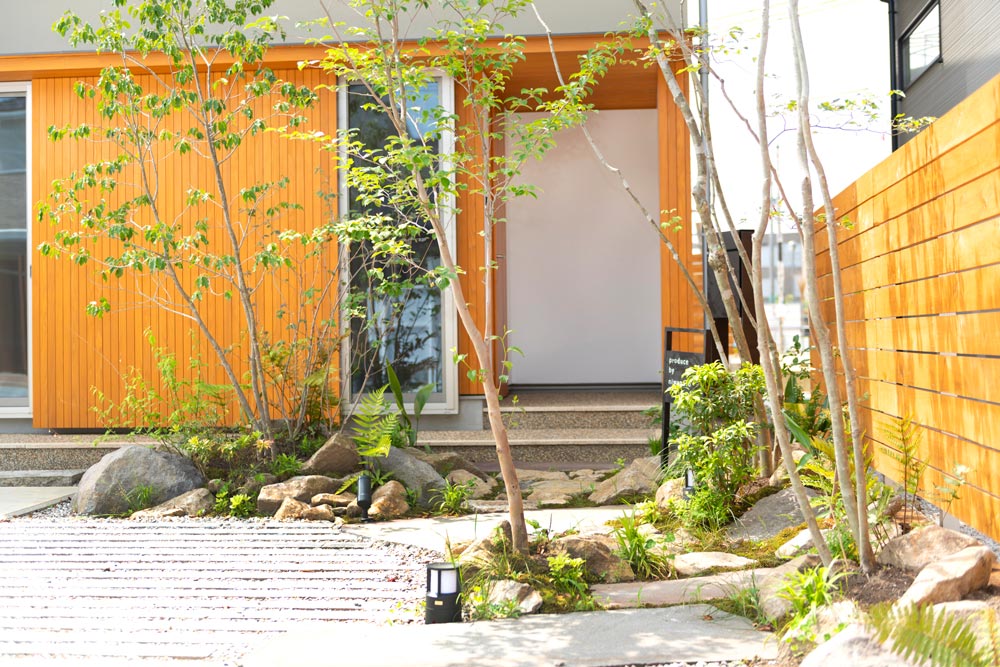 玄関アプローチ