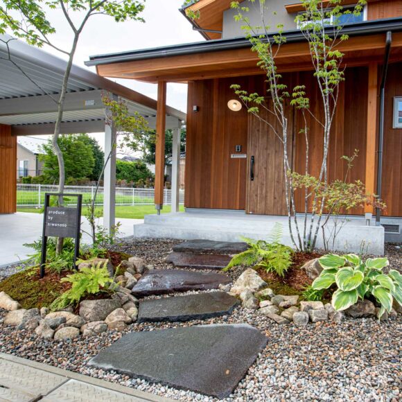 玄関アプローチ